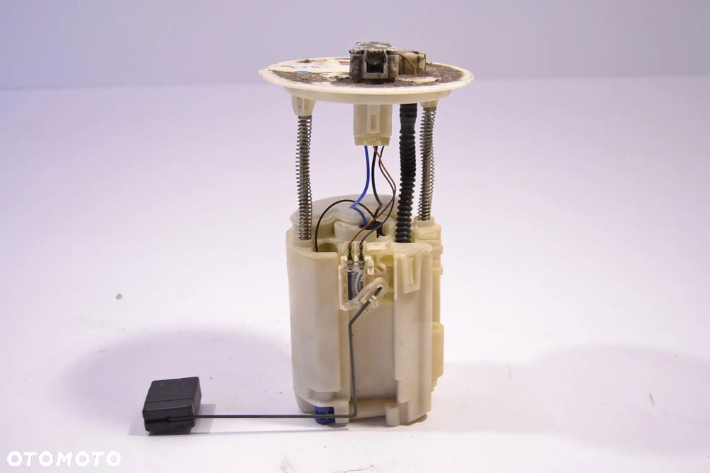 Pompa paliwa LEXUS RX 300 330 MK2 - 1