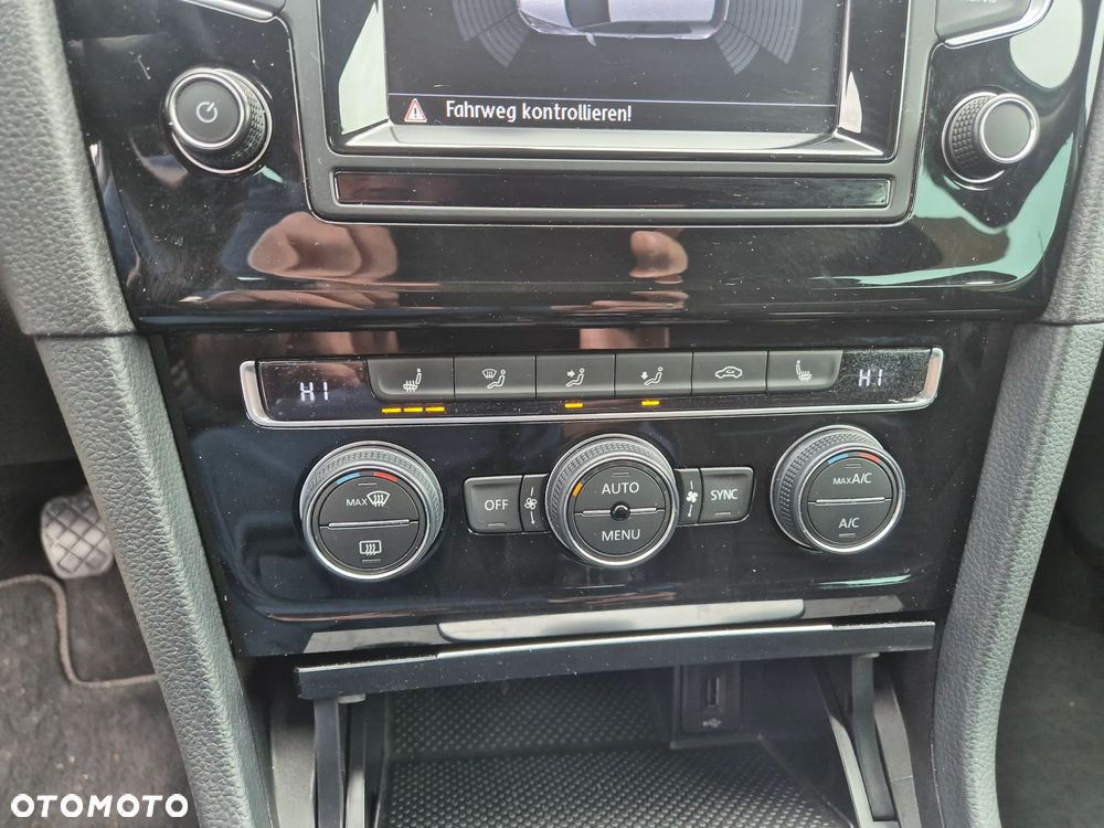 Volkswagen Golf 1.2 TSI BlueMotion Technology Cup - 28