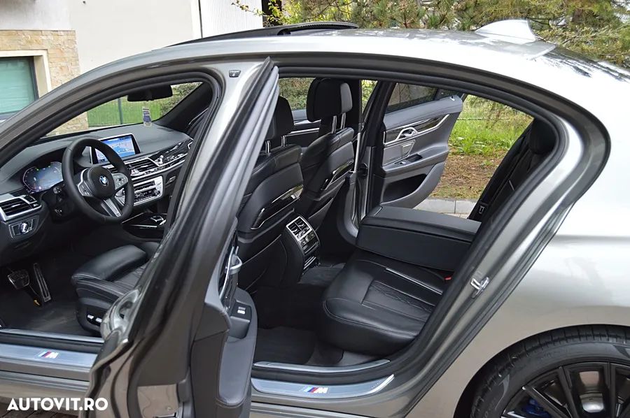 BMW Seria 7 730d xDrive - 32