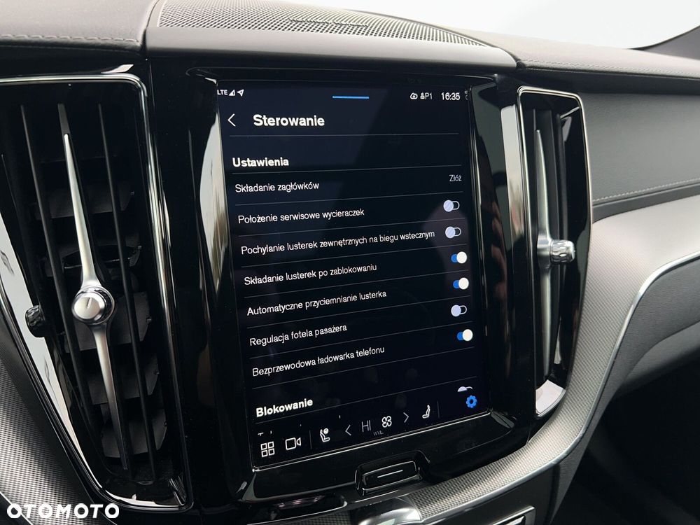 Volvo XC 60 B5 D AWD Ultimate Dark - 33
