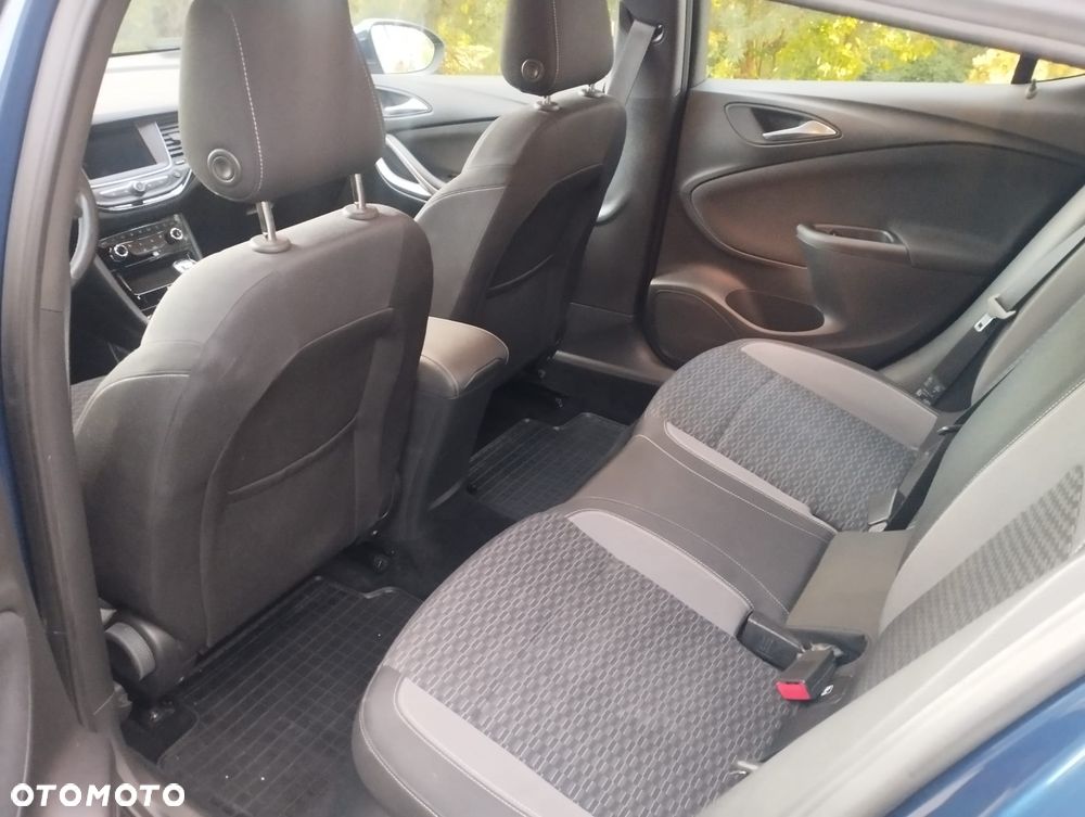 Opel Astra 1.2 T GS Line S&S - 9