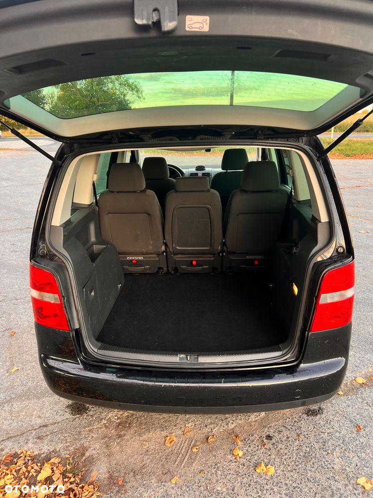 Volkswagen Touran - 9