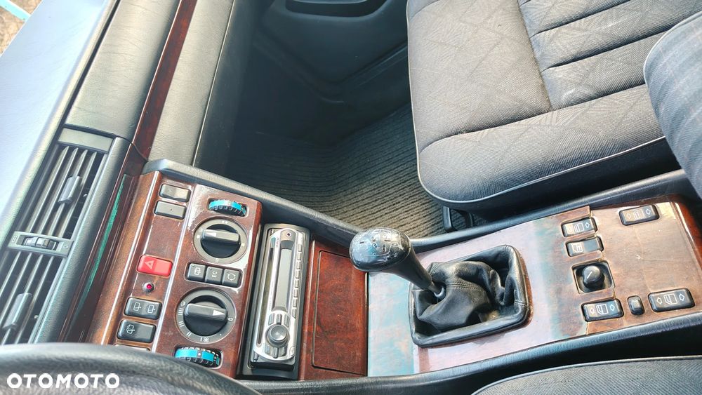 Mercedes-Benz W124 (1984-1993) - 27