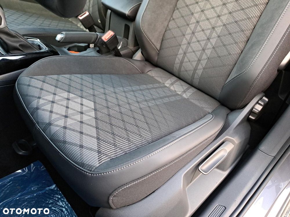 Volkswagen T-Cross - 12