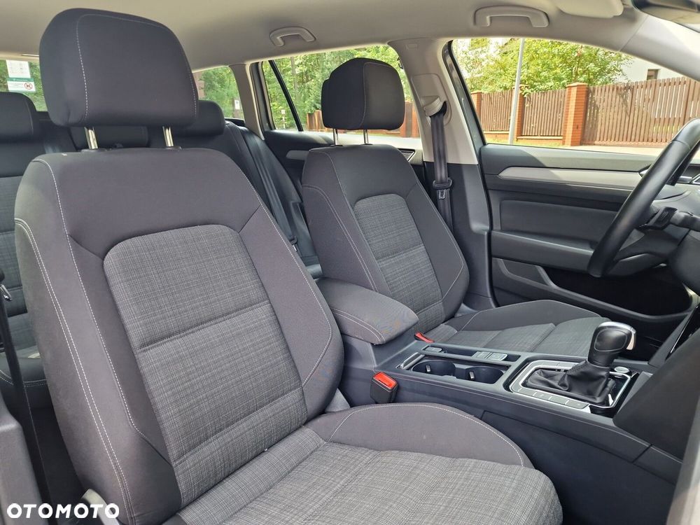 Volkswagen Passat - 26