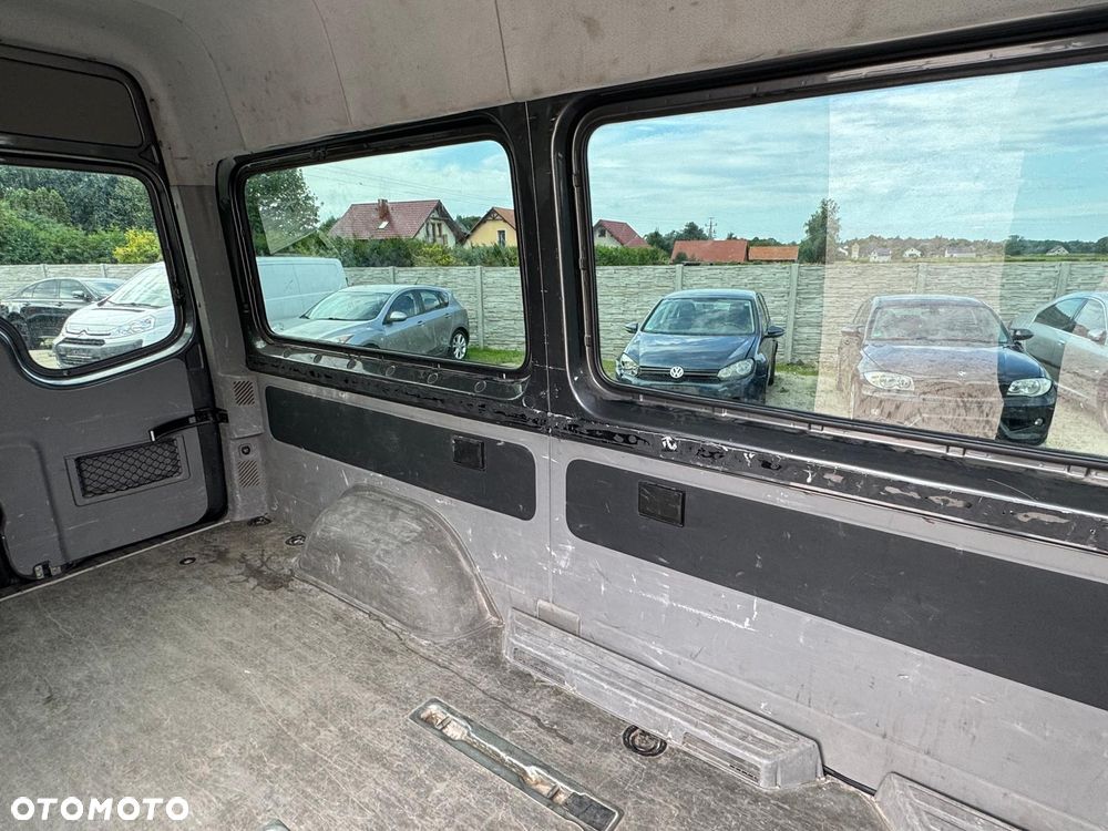 Mercedes-Benz Sprinter - 22