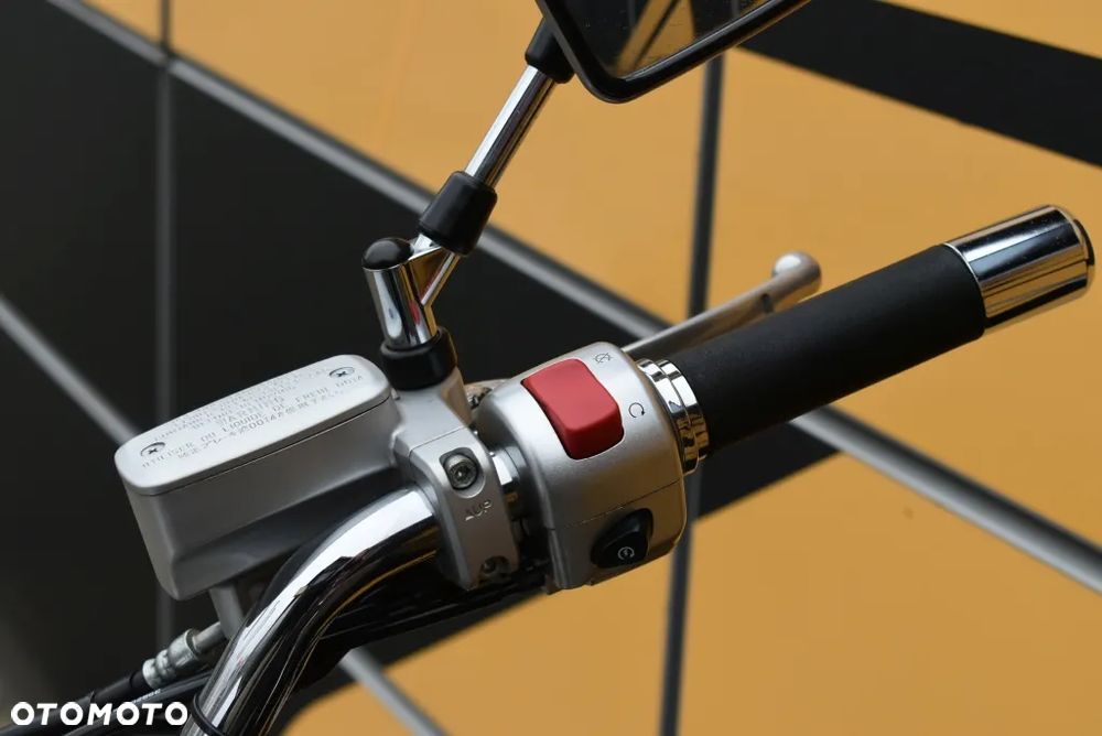 Suzuki Intruder - 22