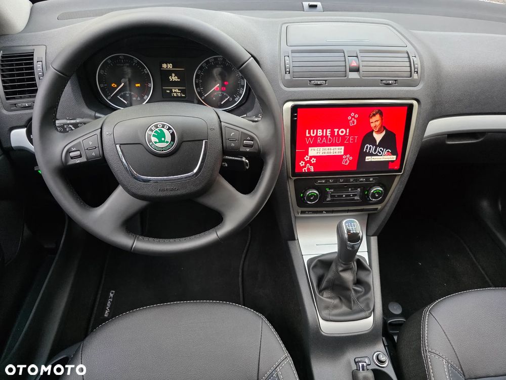 Skoda Octavia 1.6 Elegance - 26
