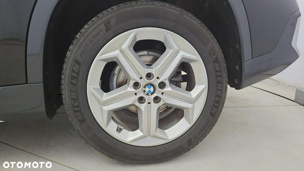 BMW X1 sDrive18i xLine - 24