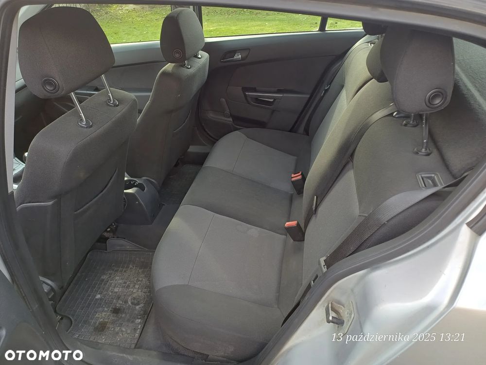 Opel Astra 1.4 Essentia - 7