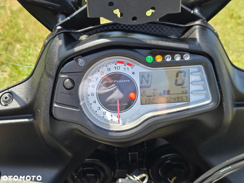 Suzuki V-STROM - 12
