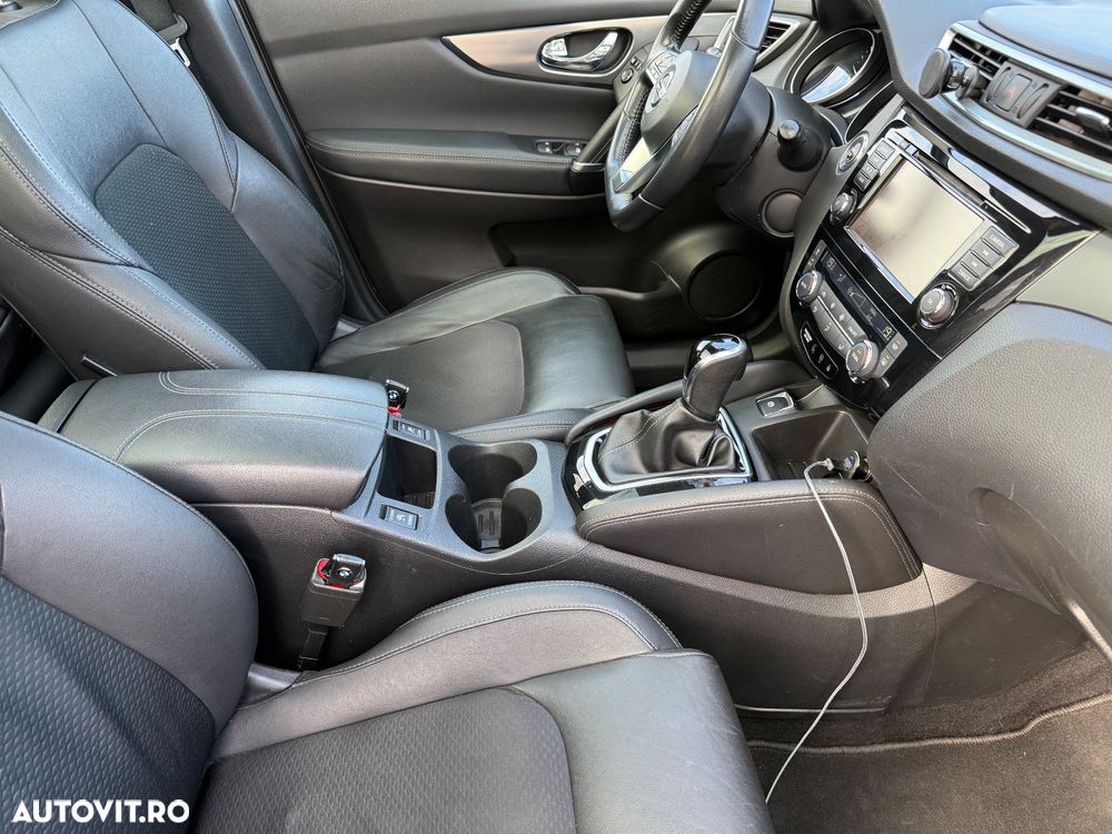 Nissan Qashqai 1.7 dCi Xtronic ALL-MODE 4x4i TEKNA+ - 10