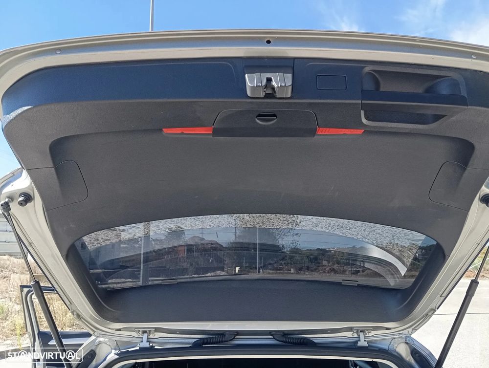 VW Passat Variant 1.6 TDI Confortline - 16
