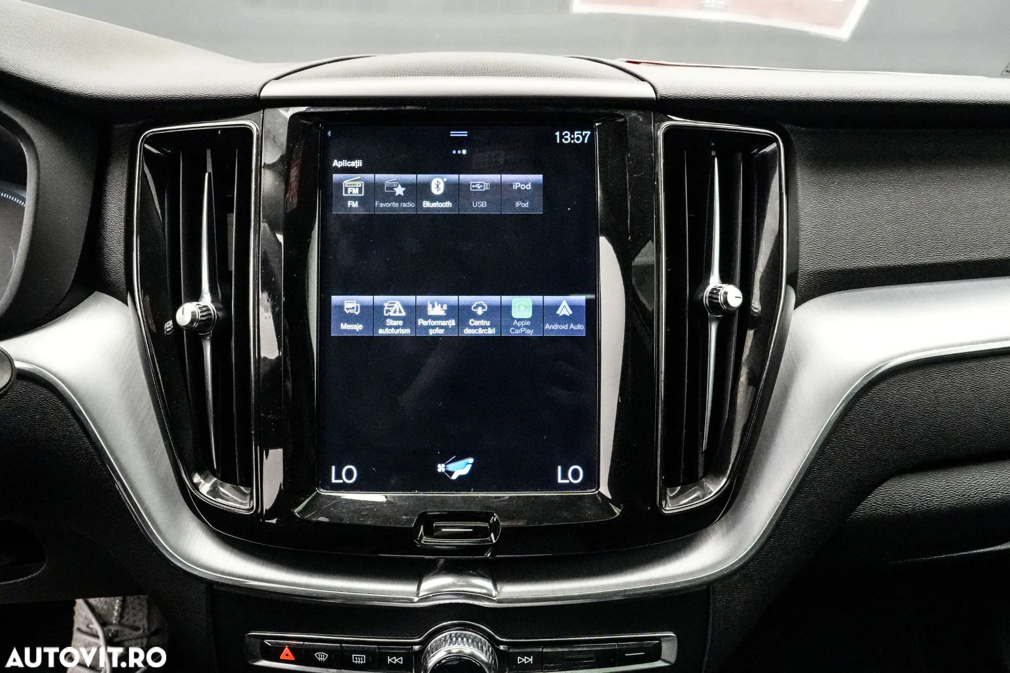 Volvo XC 60 T8 Twin Engine AWD Momentum Pro - 23