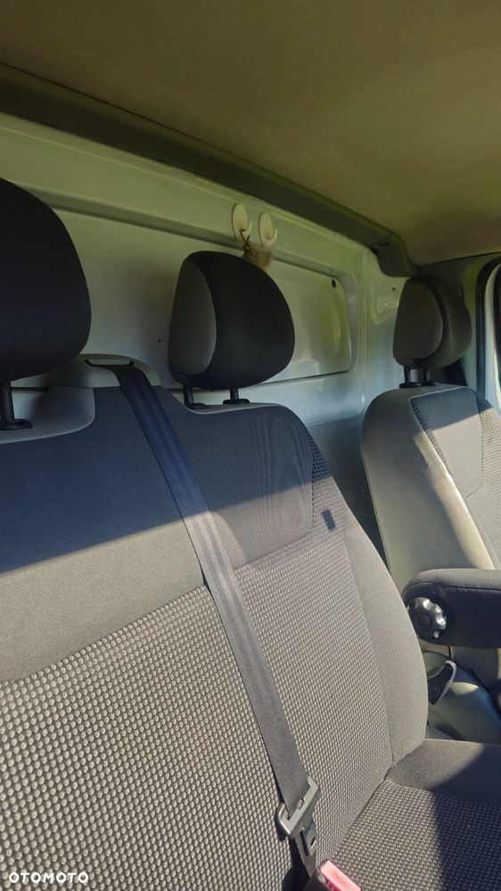 Opel Vivaro - 18