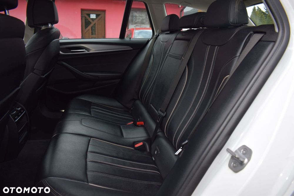 BMW Seria 5 520d xDrive Sport Line sport - 11