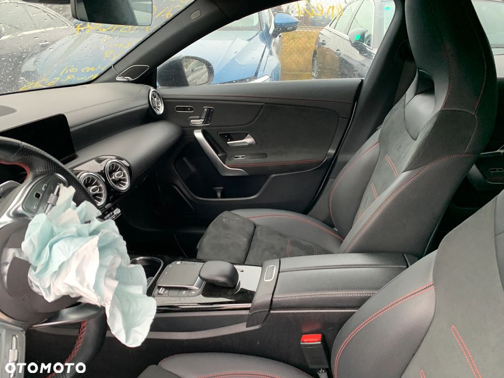 Mercedes-Benz CLA 250 4-Matic 7G-DCT - 10