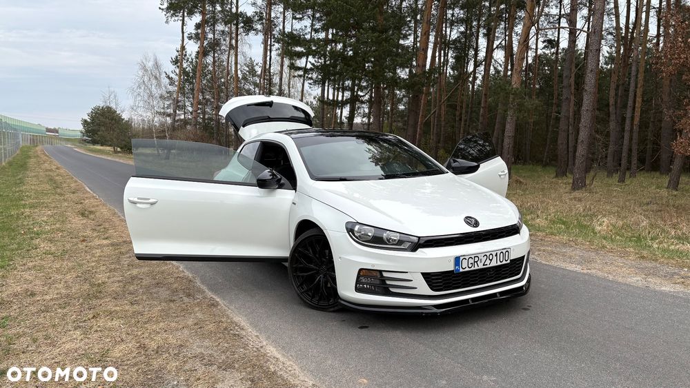 Volkswagen Scirocco 2.0 TDI Blue Motion Technologie Club - 11