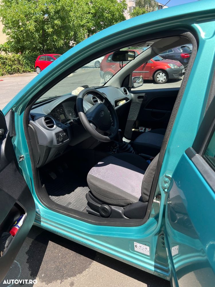 Ford Fiesta 1.25i Ambiente - 9