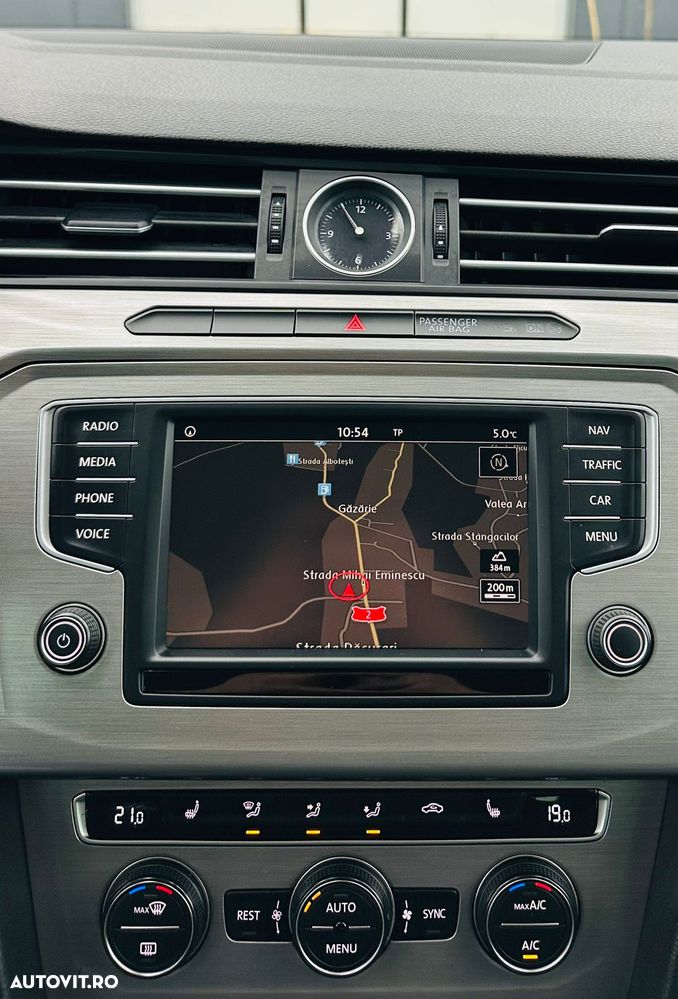 Volkswagen Passat 2.0 TDI Comfortline - 26