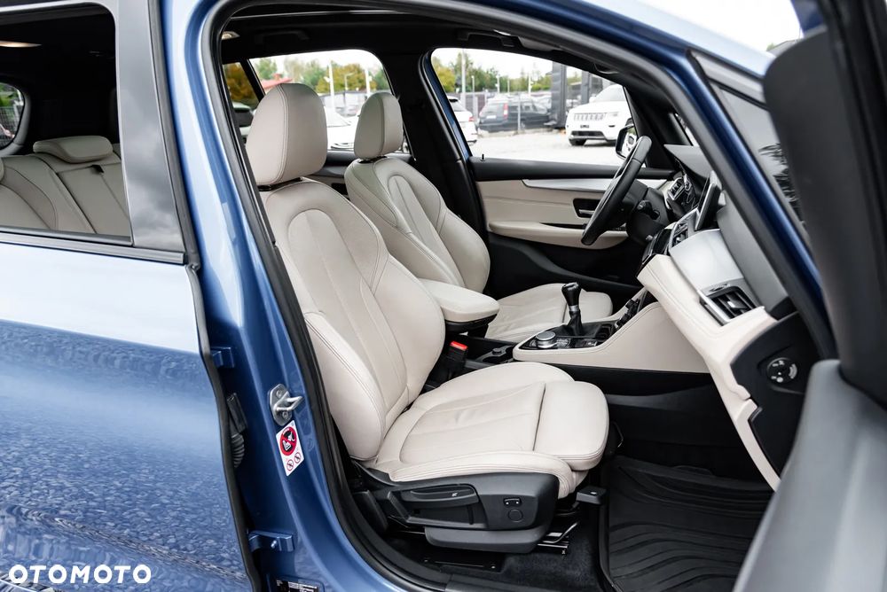 BMW Seria 2 220i GT M Sport - 35