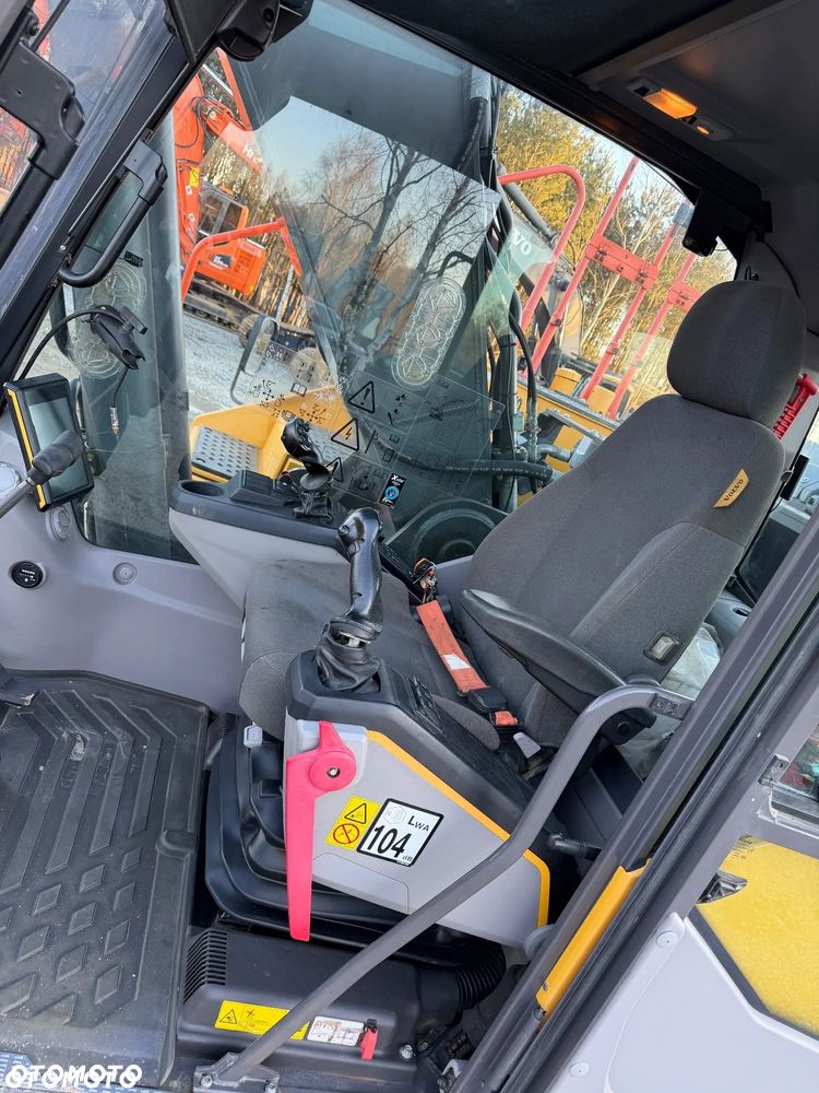Volvo Ec 300 34-35 ton 2019 rok koparka gąsiennicowa - 16
