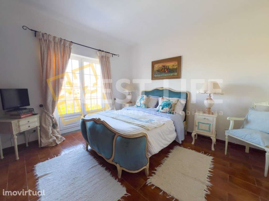 EXCLUSIVO WEST LIFE - Moradia T4 com Piscina e vista fantástica a 5... - Grande imagem: 2/35