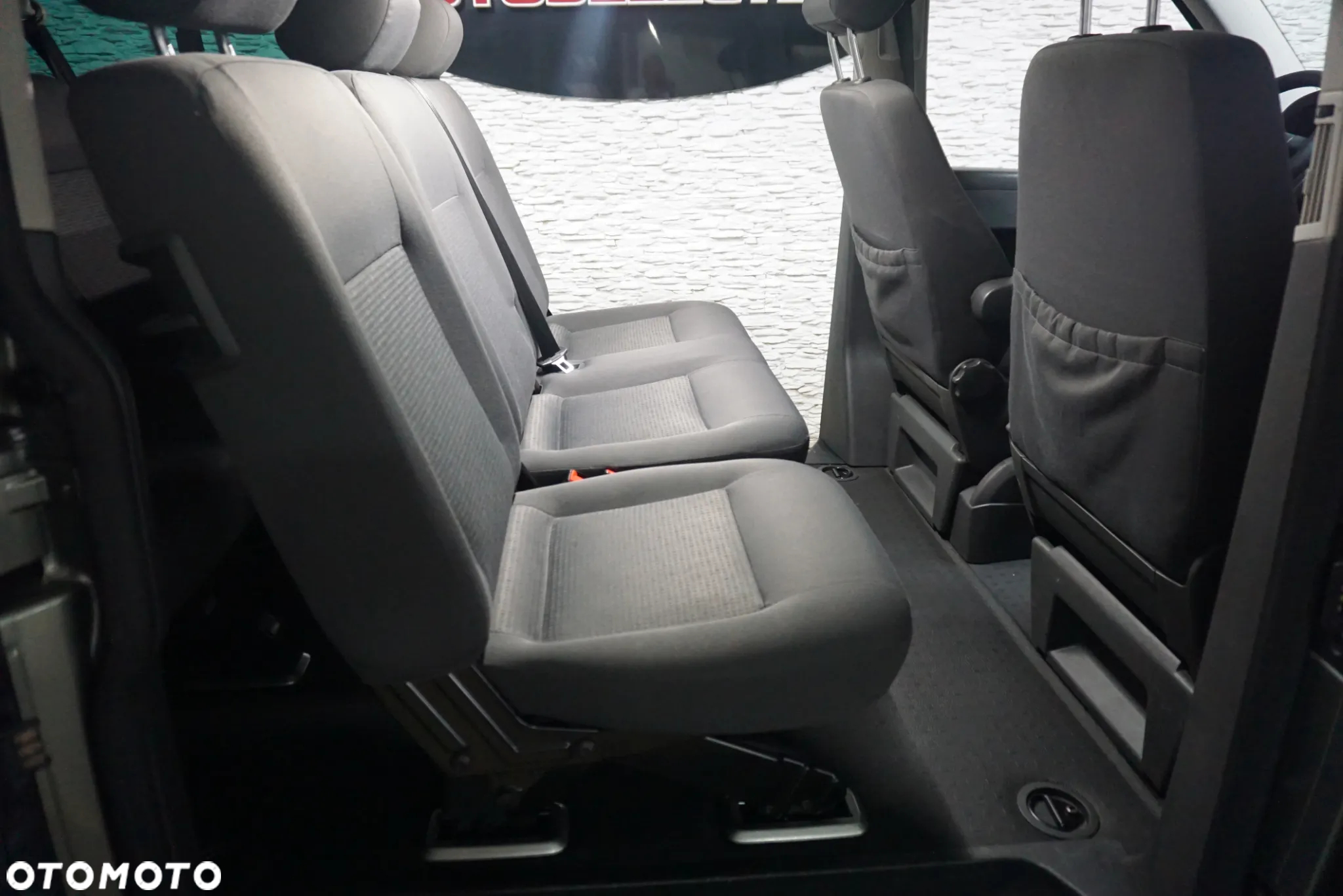 Volkswagen Caravelle - 22