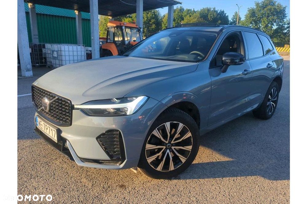 Volvo XC 60 B4 D AWD Plus Dark - 1