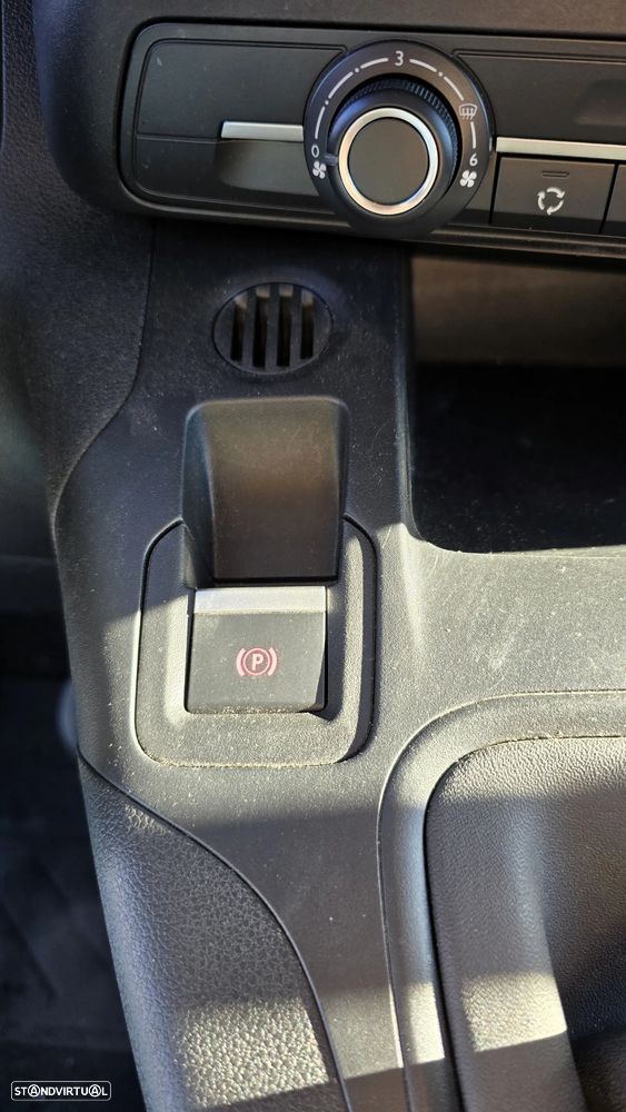 Peugeot PARTNER STANDARD 1.5 BLUEHDI 100 3P - 35