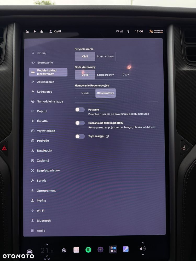 Tesla Model S - 30