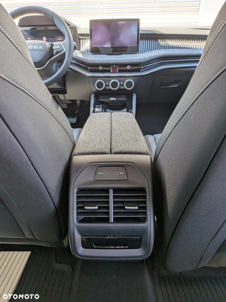Skoda Superb 1.5 TSI mHEV Selection DSG - 18