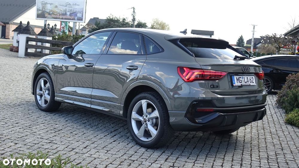 Audi Q3 Sportback - 12