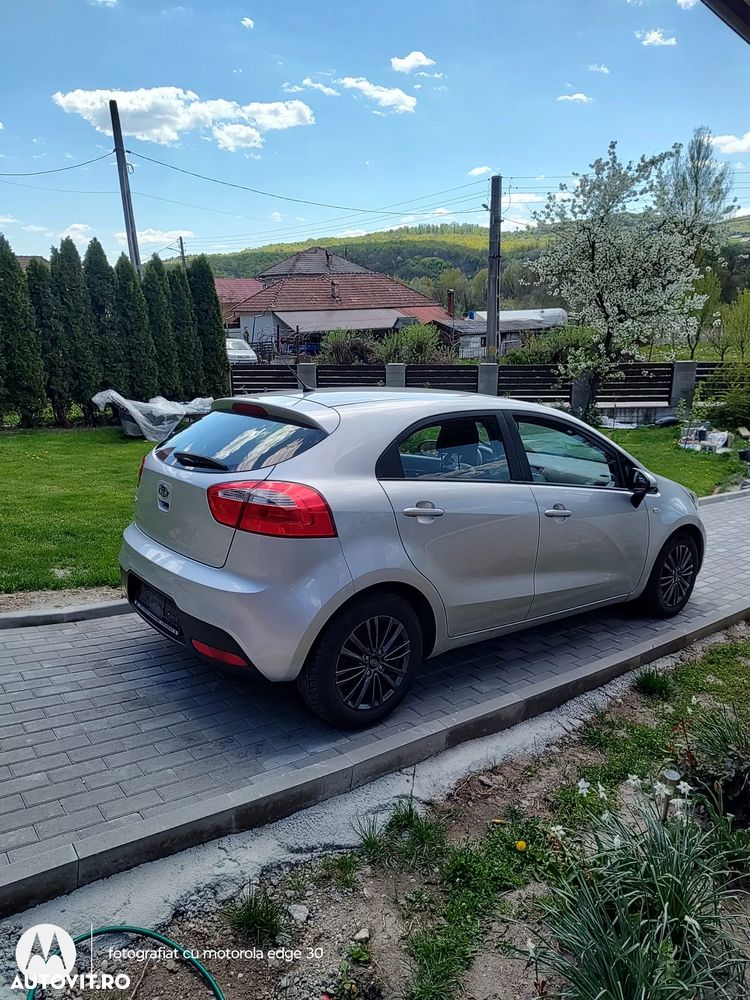 Kia Rio - 14