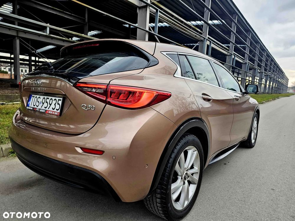 Infiniti Q30 1.6t Premium - 5