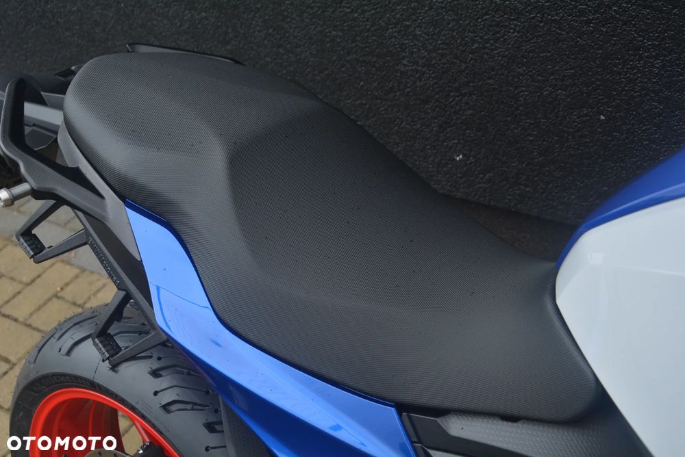 BMW XR - 13