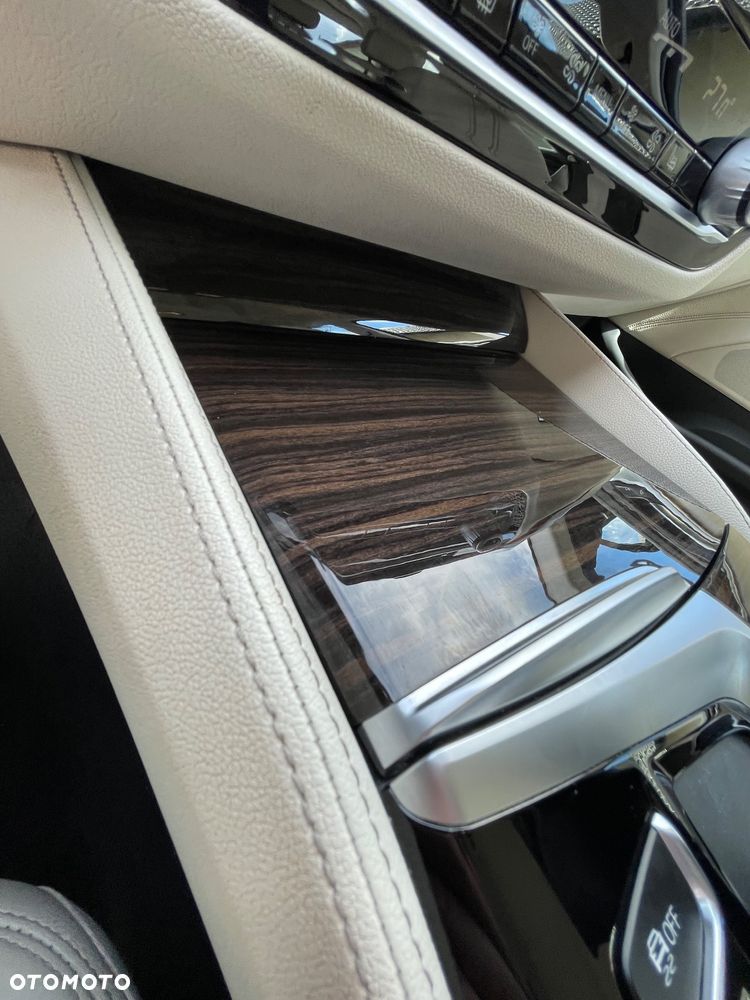 BMW Seria 5 520d xDrive Luxury Line - 29