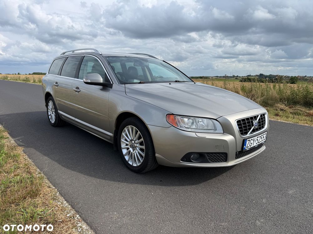 Volvo V70 2.0D Summum - 1