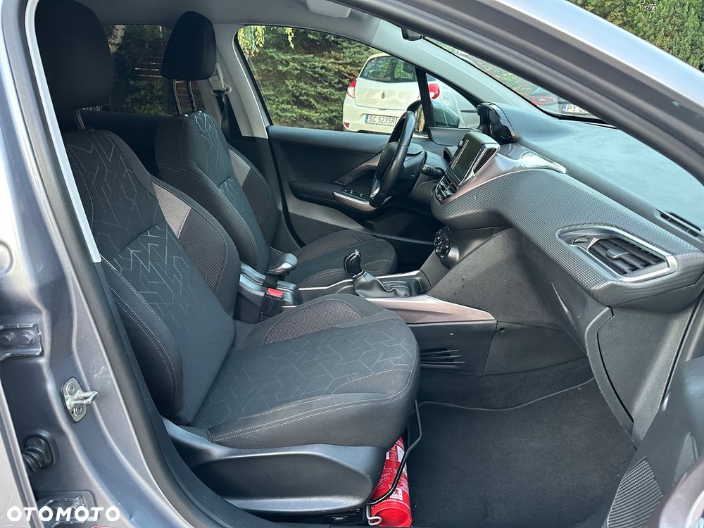 Peugeot 2008 PureTech 82 Style - 17