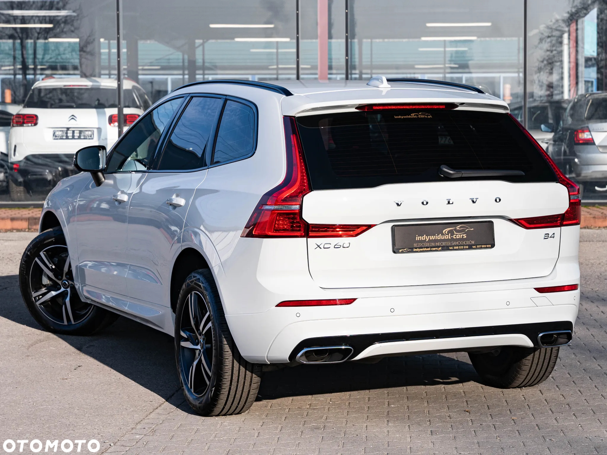 Volvo XC 60 B4 D Plus Dark - 4