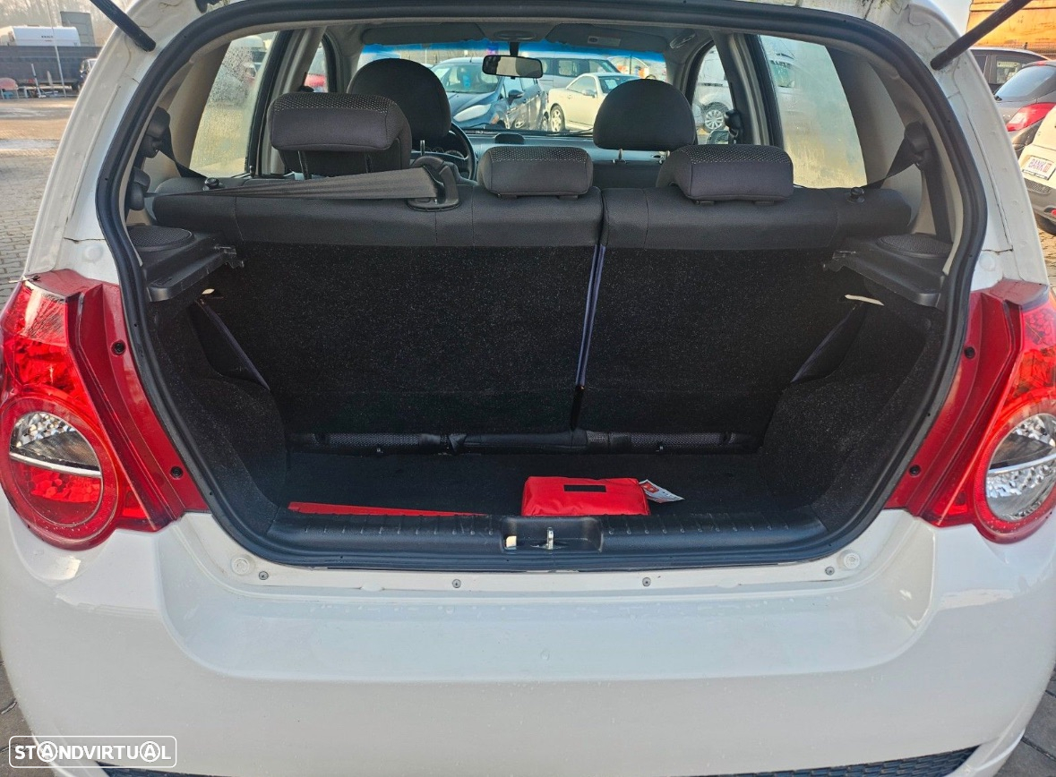 Chevrolet Aveo 1.2 LS - 10