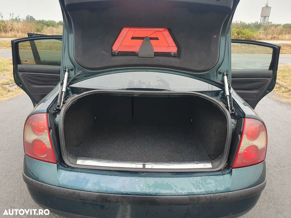 Volkswagen Passat 1.9TDI Basis - 24