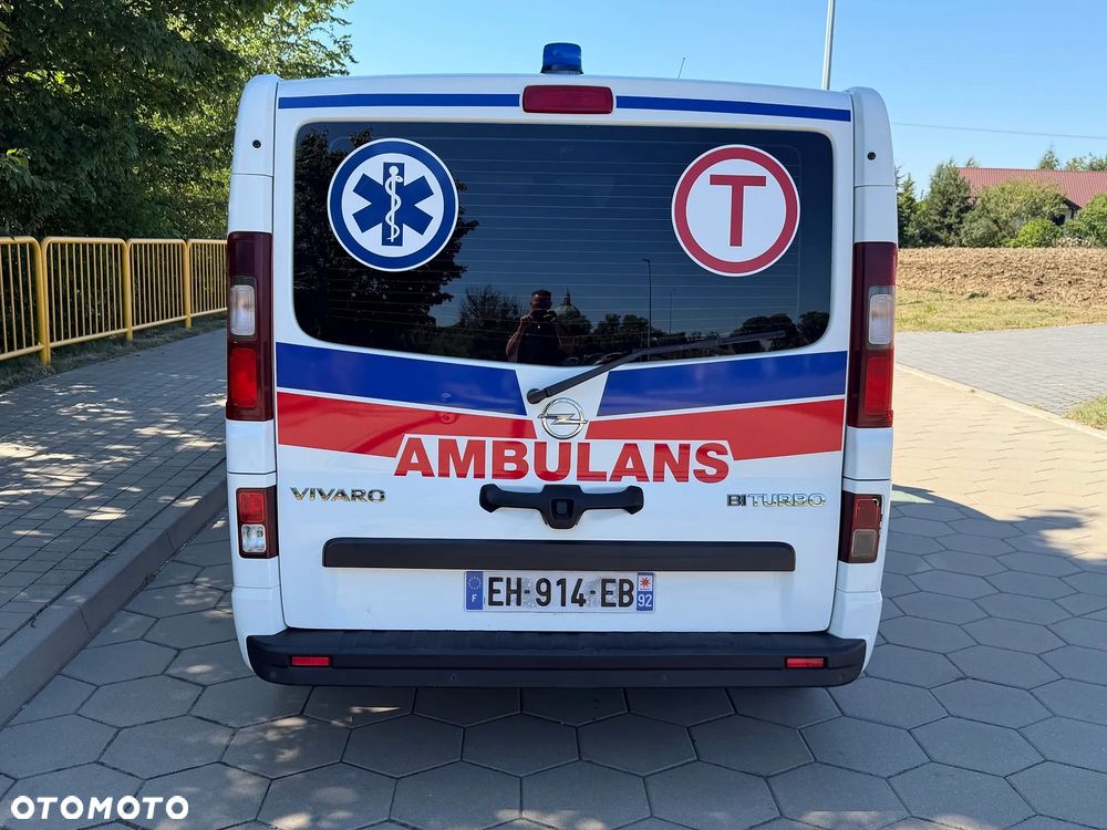Opel Vivaro Karetka Ambulans Ambulance Sanitarny EN1789 - 5
