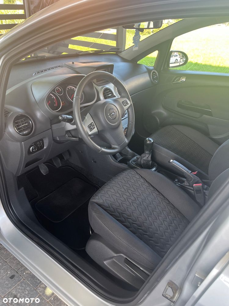 Opel Corsa 1.2 16V Cosmo - 7