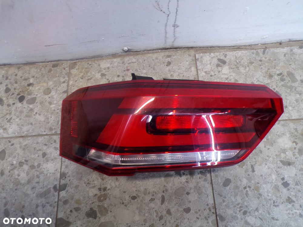 LAMPA LEWY TYŁ VOLKSWAGEN ID3 10A945095B - 1