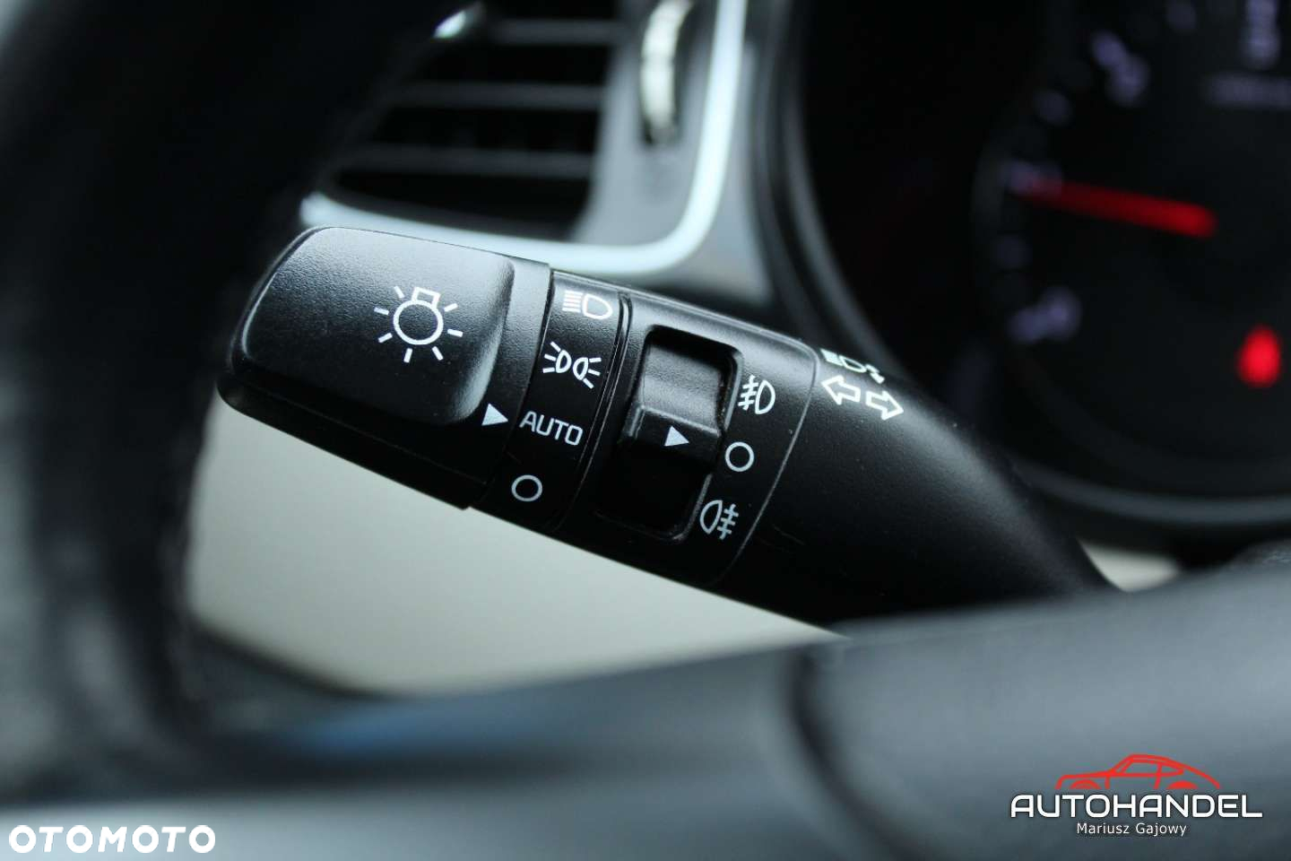 Kia Carens - 16