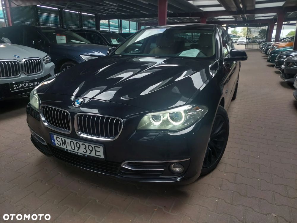 BMW Seria 5 520d xDrive Luxury Line
