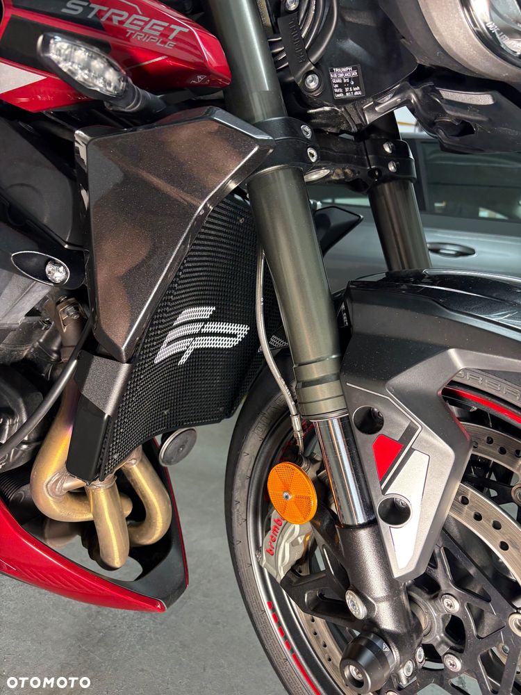 Triumph Street Triple - 3