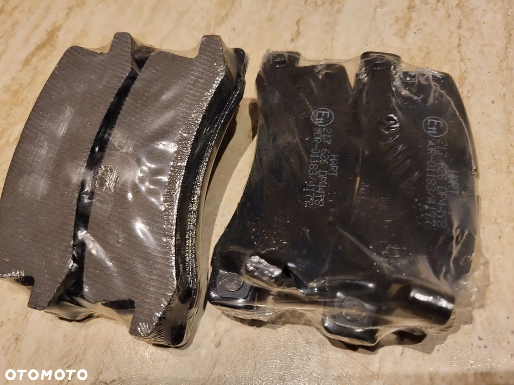 Klocki ham tył GEO STORM; LEXUS ES; TOYOTA AVENSIS, CAMRY, CARINA E VI, CARINA V, CELICA, COROLLA, COROLLA/KOMBI 1.3-3.0 10.82- - 1