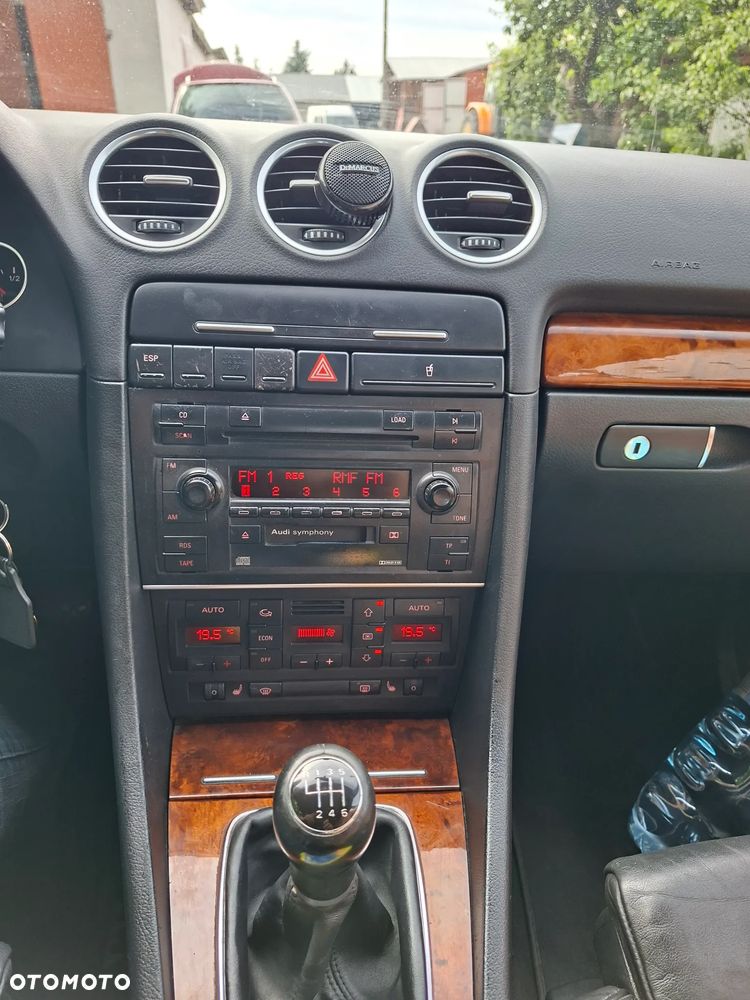 Audi A4 Cabrio 2.5 TDI - 7